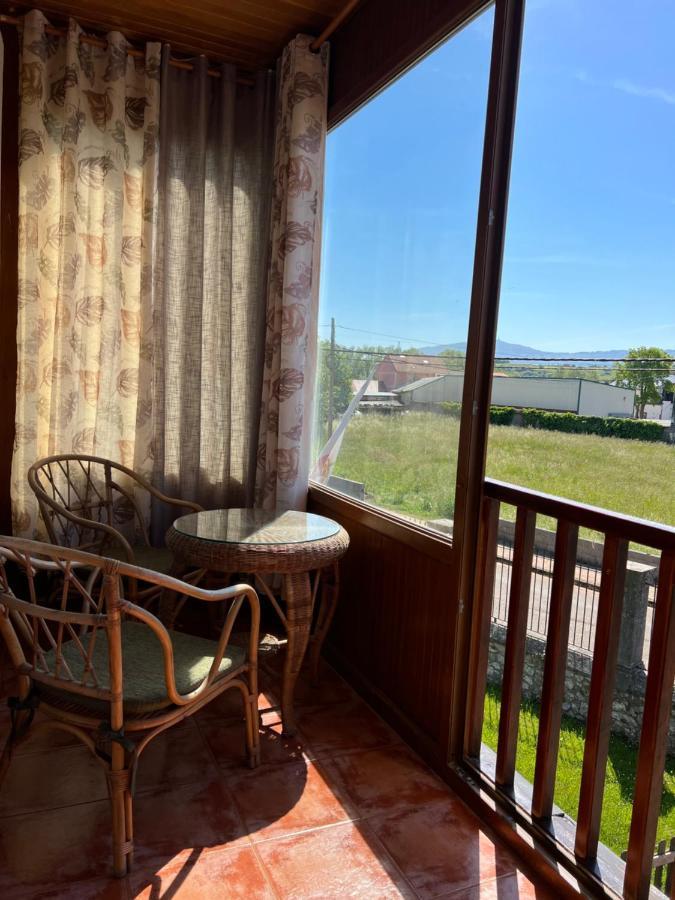Hotel Villa Maria Revilla De Camargo Zewnętrze zdjęcie