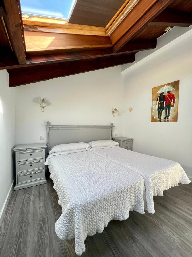 Hotel Villa Maria Revilla De Camargo Zewnętrze zdjęcie