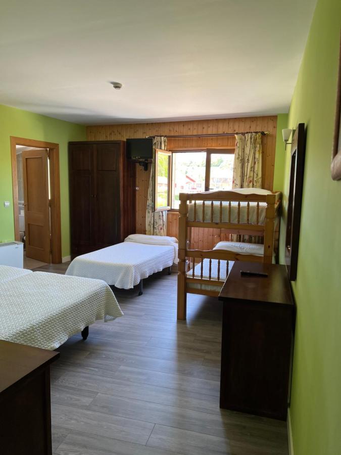 Hotel Villa Maria Revilla De Camargo Zewnętrze zdjęcie
