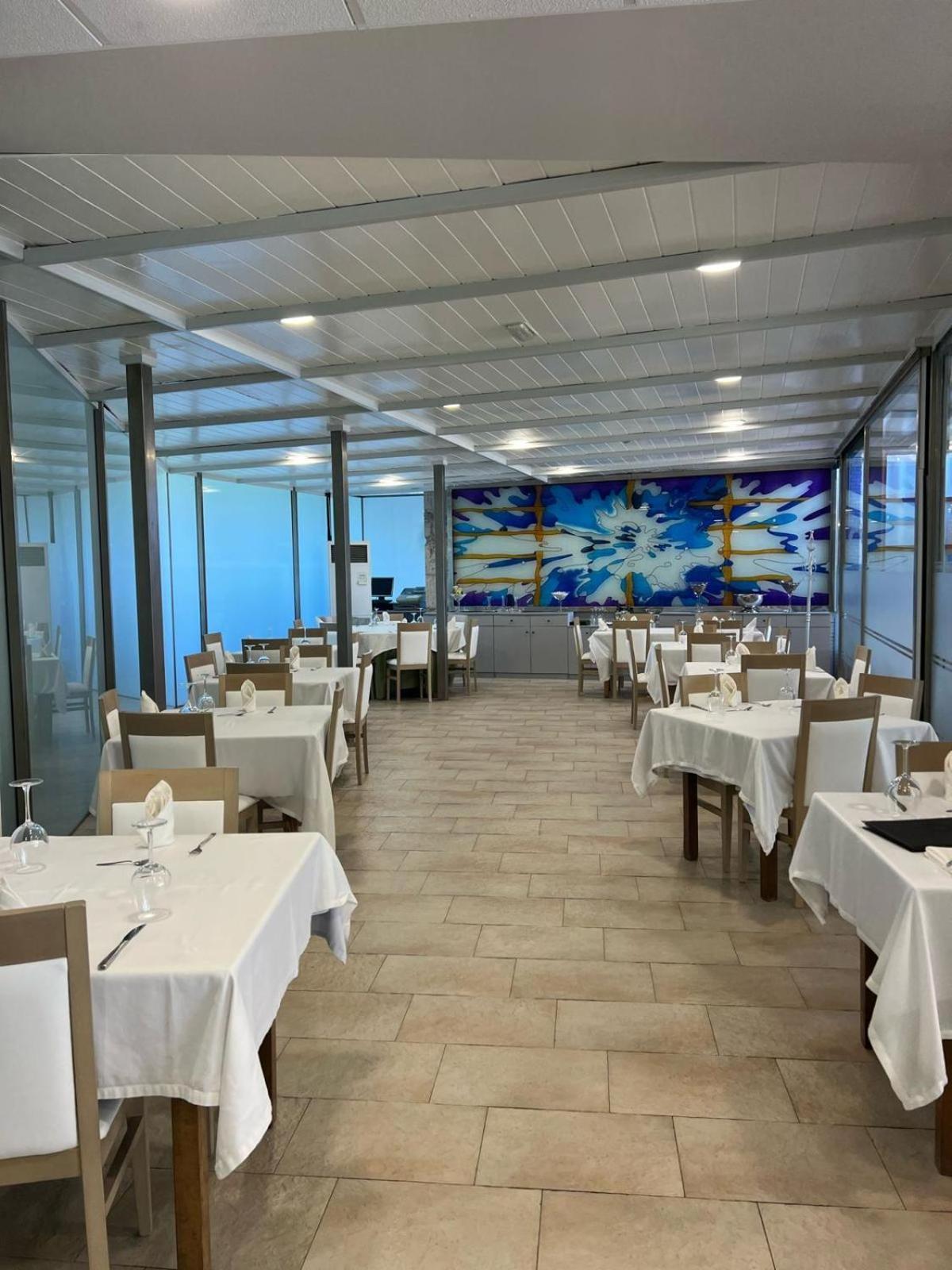 Hotel Villa Maria Revilla De Camargo Zewnętrze zdjęcie