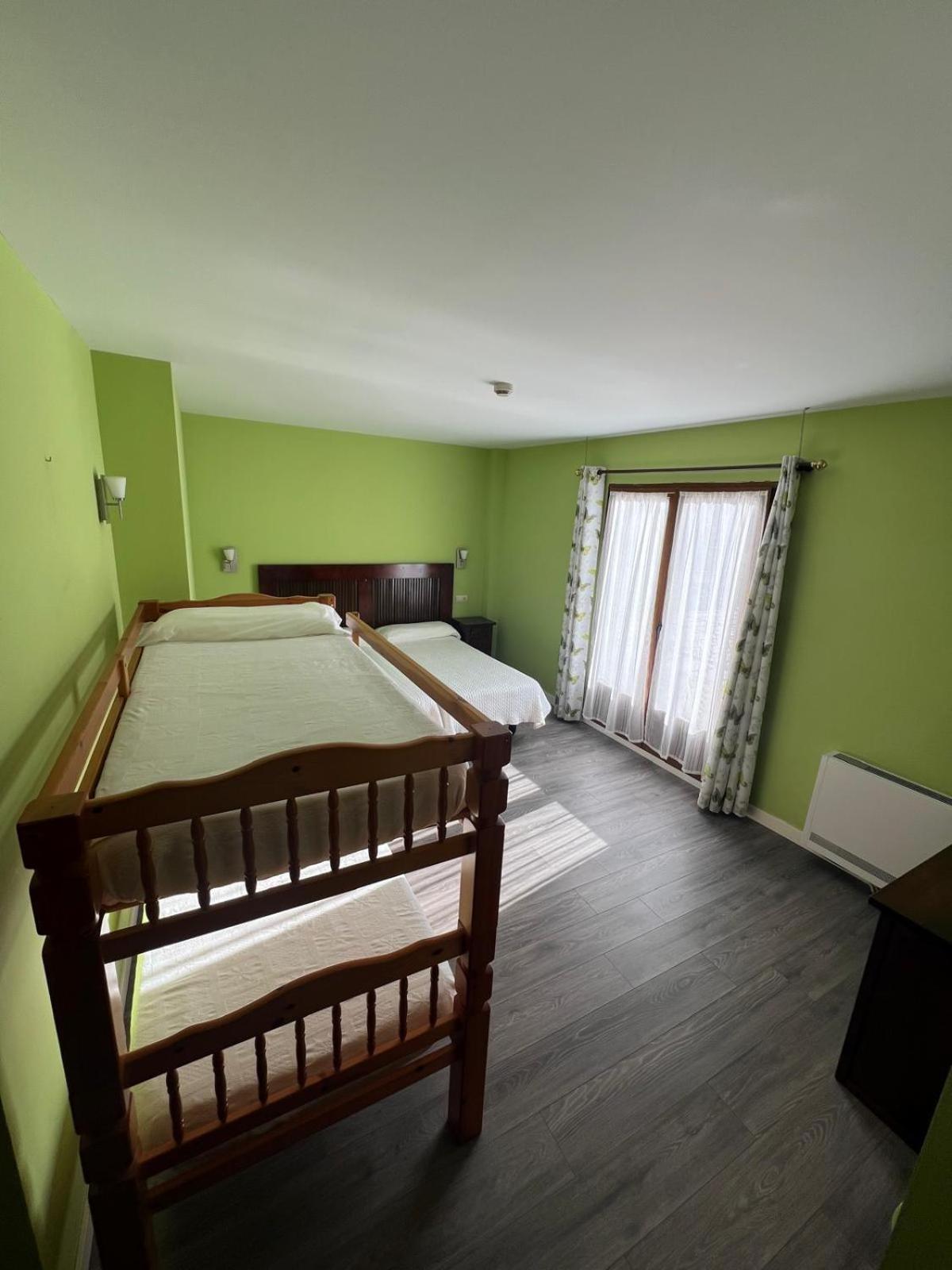 Hotel Villa Maria Revilla De Camargo Zewnętrze zdjęcie