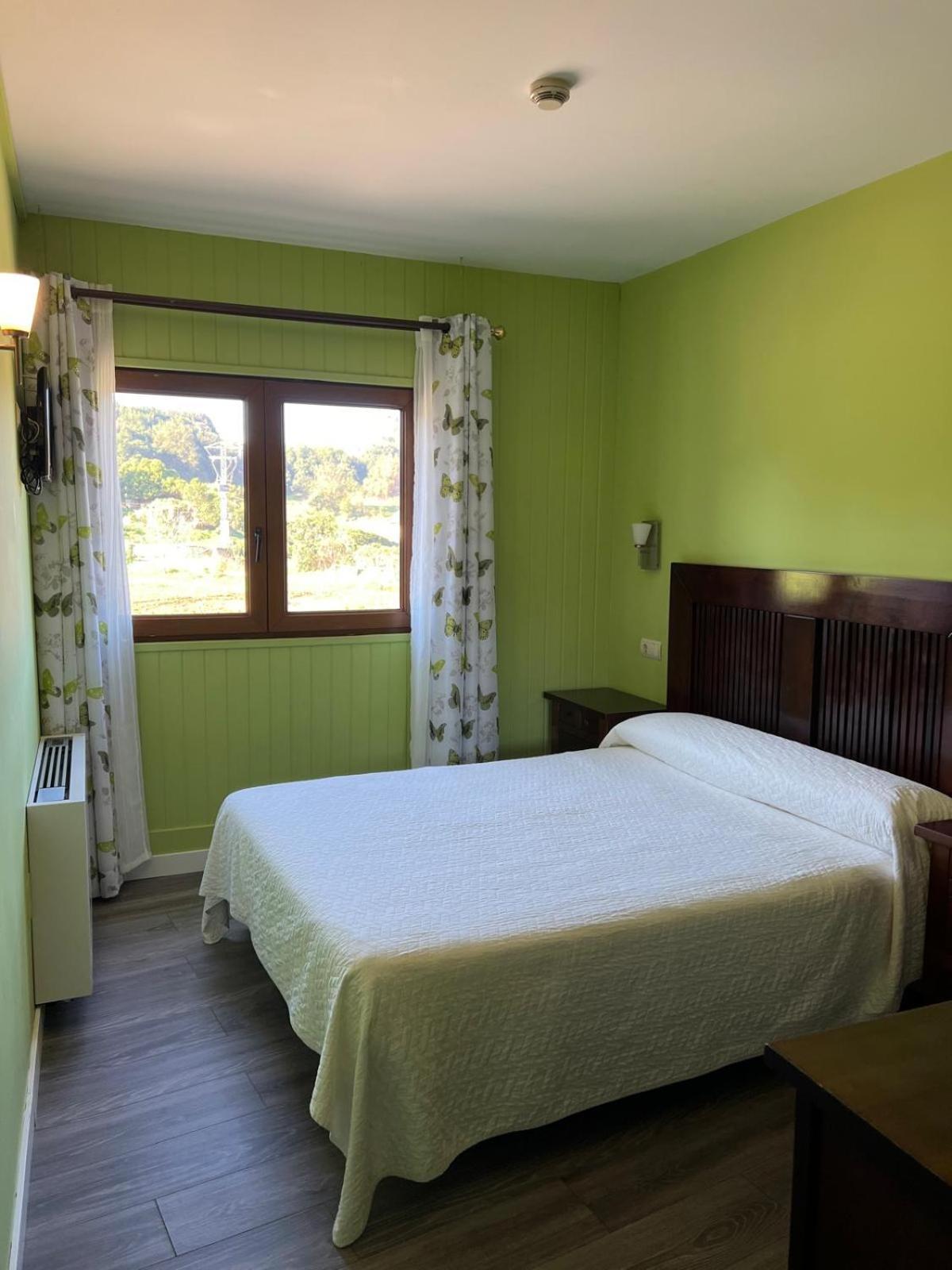 Hotel Villa Maria Revilla De Camargo Zewnętrze zdjęcie