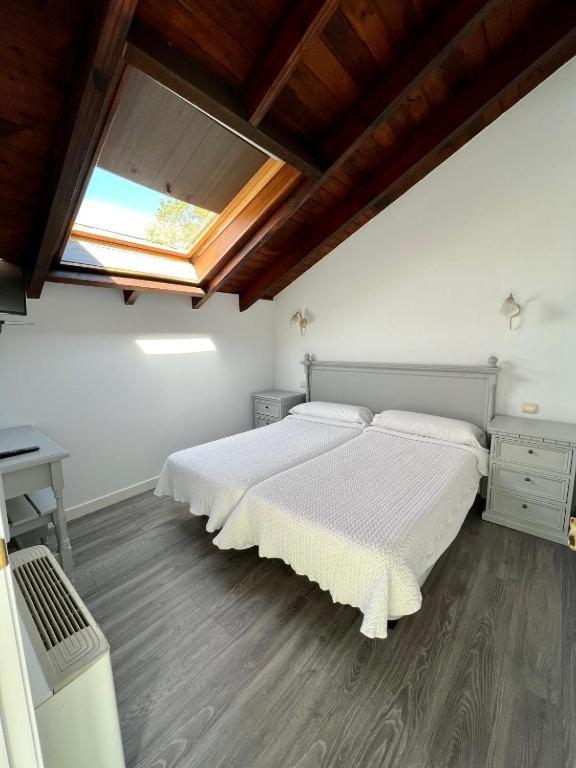 Hotel Villa Maria Revilla De Camargo Zewnętrze zdjęcie