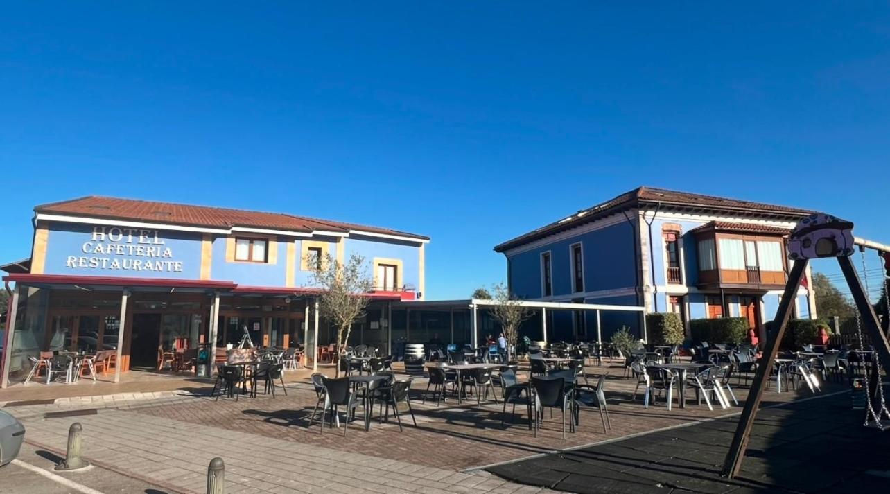 Hotel Villa Maria Revilla De Camargo Zewnętrze zdjęcie