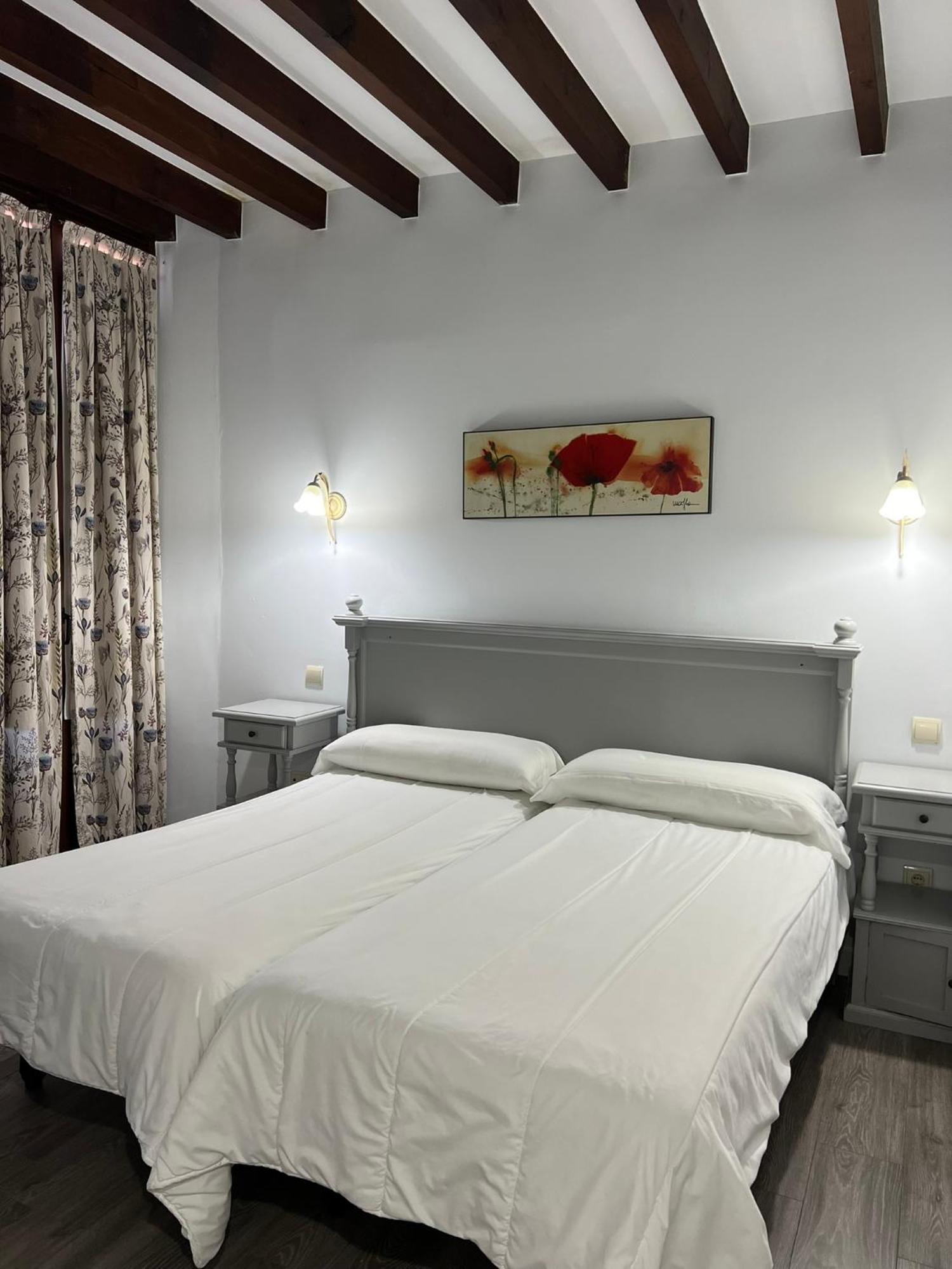 Hotel Villa Maria Revilla De Camargo Zewnętrze zdjęcie